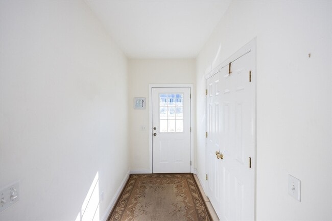 Building Photo - 31 Blackthorn Dr
