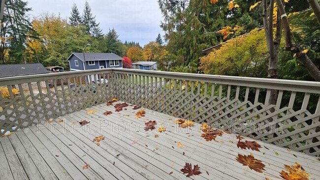 Building Photo - 1155 Silverleaf Ct E