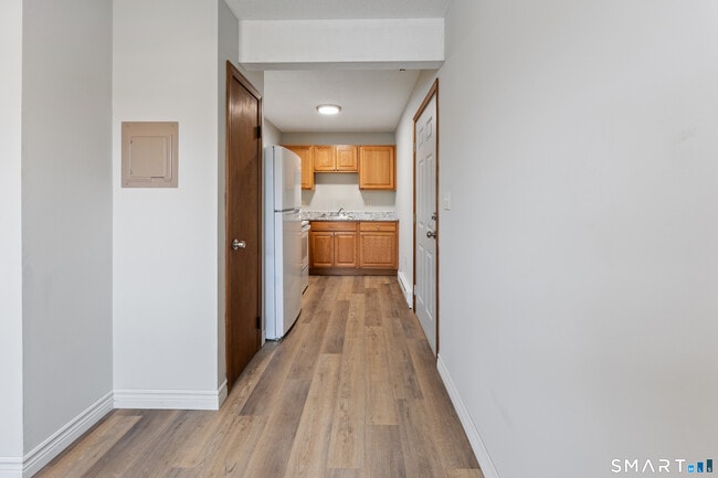 Building Photo - 46 N Cherry St