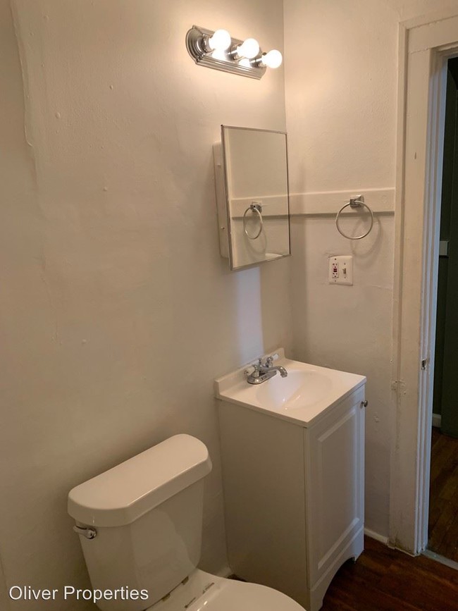 Building Photo - 4223 Ellenwood Ave
