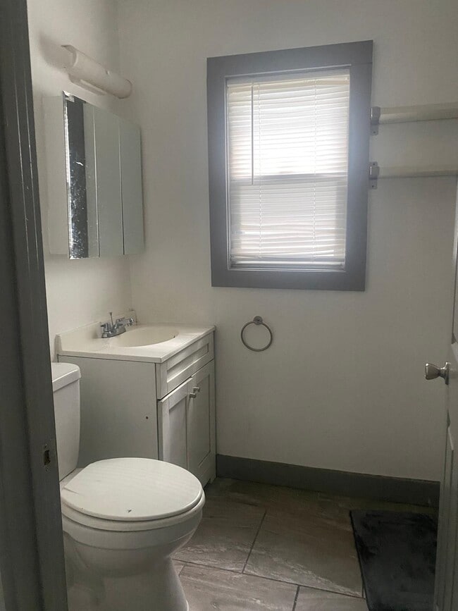 Building Photo - 158 Summit Ave