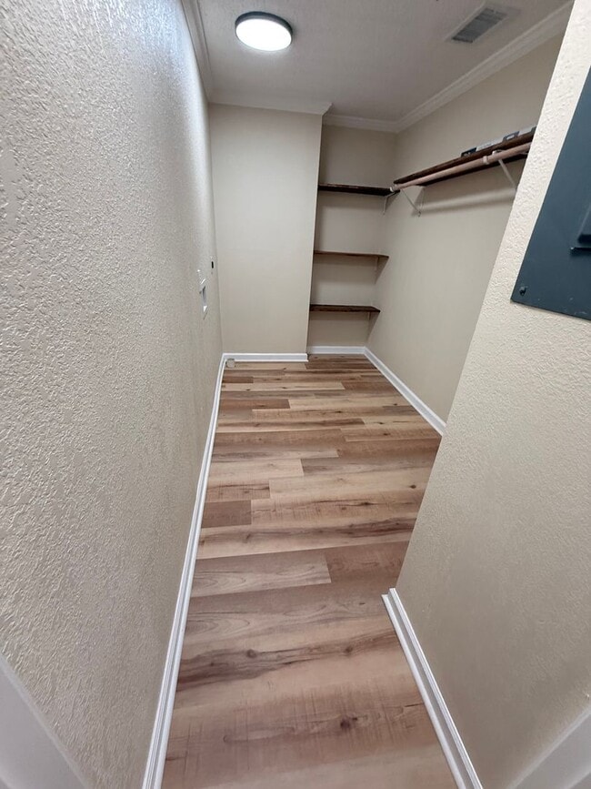 Building Photo - 464 McDilda Dr