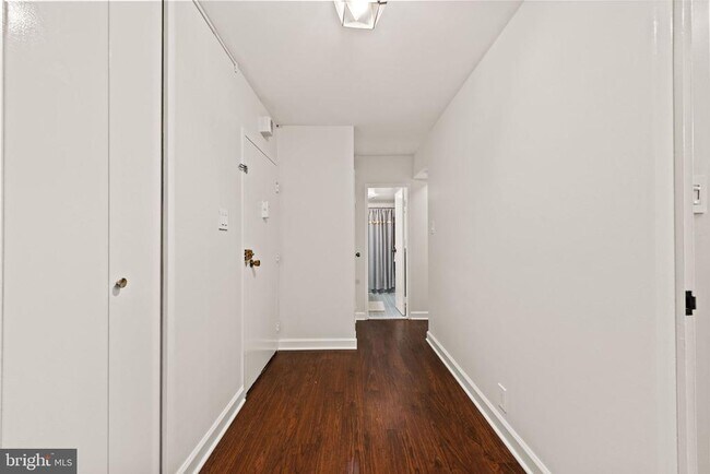 Building Photo - 4201 Cathedral Ave NW