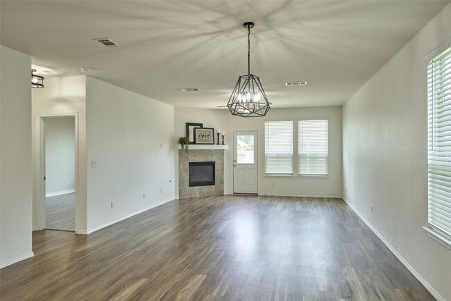 Building Photo - 2214 Timberland Country Ct