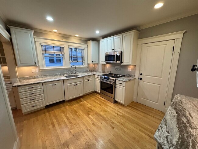 Building Photo - 39 Chester Rd