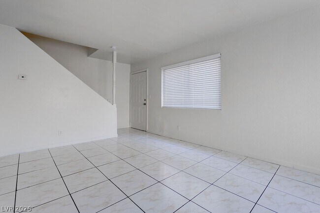 Building Photo - 5198 Greene Ln