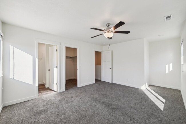 Building Photo - Dublin Farms Townhomes