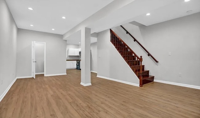Building Photo - Beautifully Updated Townhome