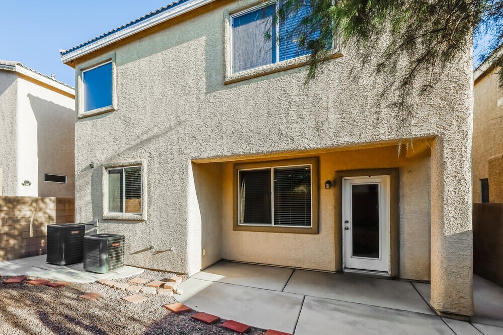 Building Photo - 9081 Sheffield Garden Ave