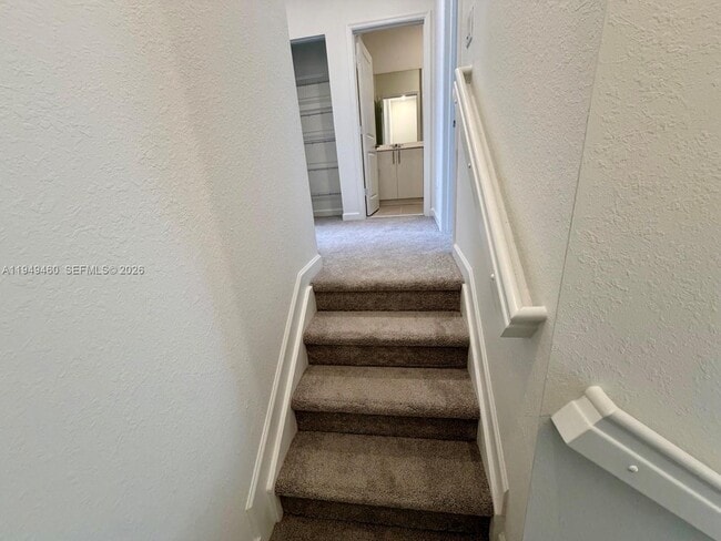 Building Photo - 254 SE 10th St