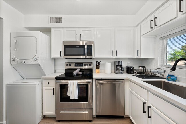 Building Photo - Venture on 16th