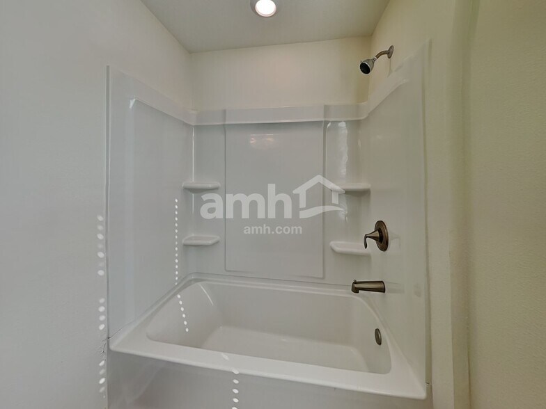 Building Photo - 2906 Calebs Cove Way
