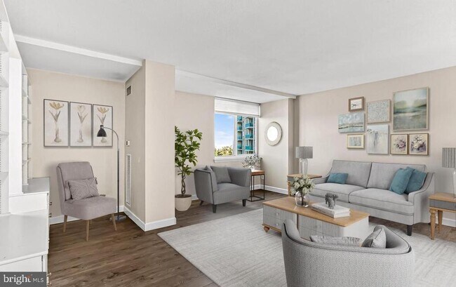 Building Photo - 501 Slaters Ln