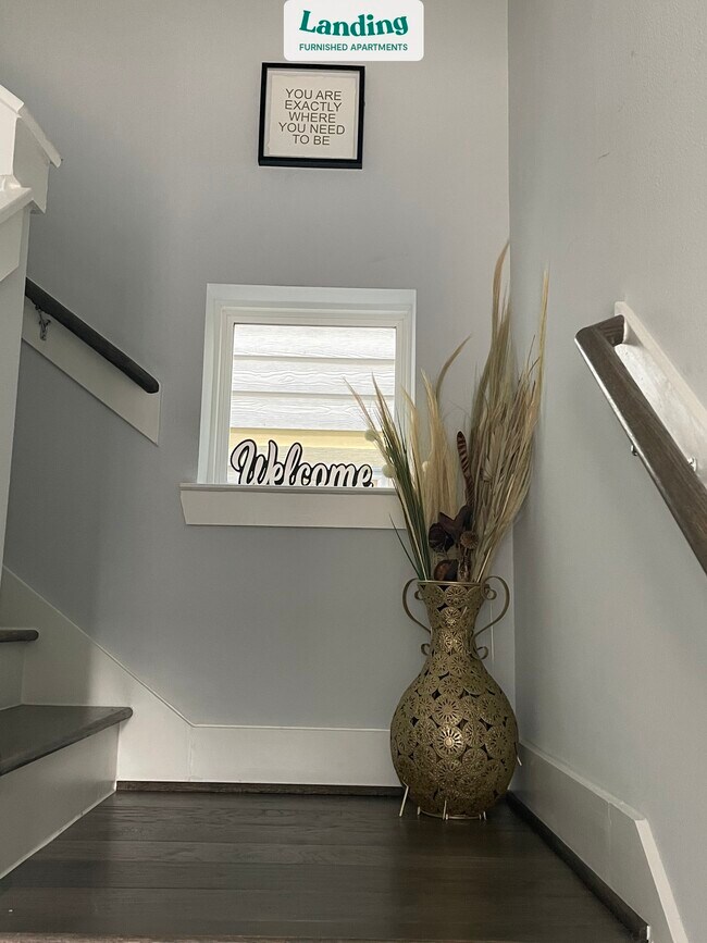 Building Photo - 5815 Fairdale Ln