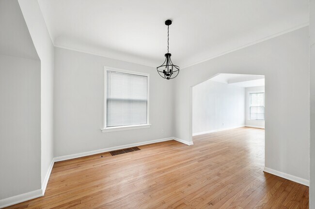 Building Photo - 4849 W Hutchinson St
