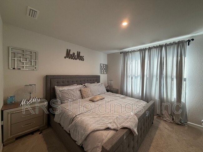 Building Photo - 35 Cecelia Way