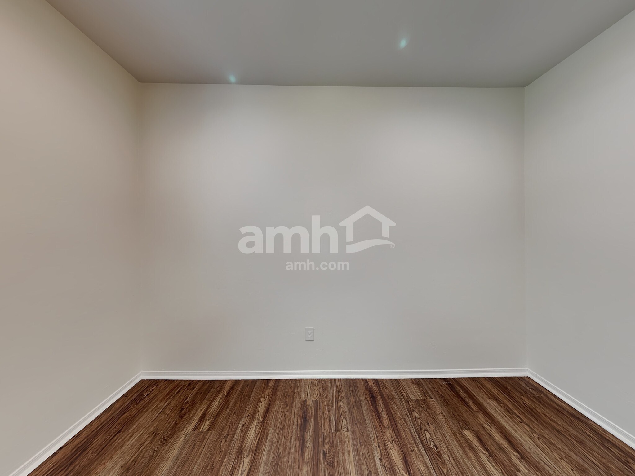 Building Photo - 1021 E Lumberjack Trail