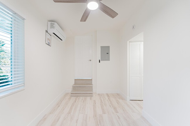 Building Photo - 323 Spanish River Blvd