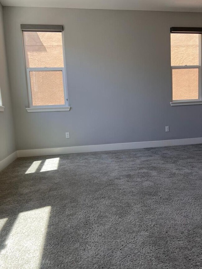 Building Photo - 1010 Mud Pie Ln