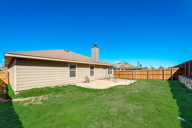 Building Photo - 9917 George Washington Dr