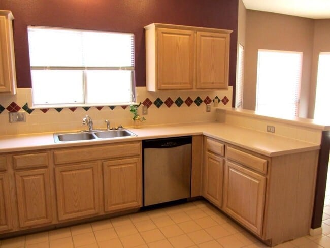 Building Photo - 1815 Hickory Ridge Cove