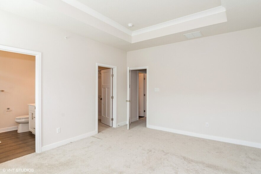Building Photo - 4806 Spruce Rd