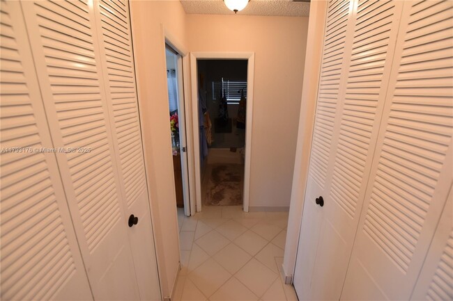 Building Photo - 2515 Emory Dr W