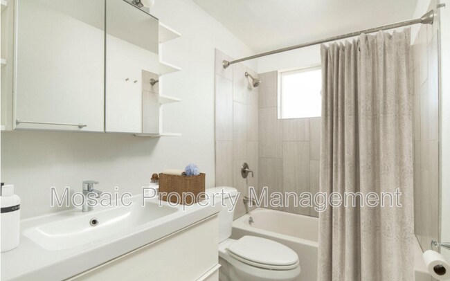 Building Photo - 4351 N 36th Pl
