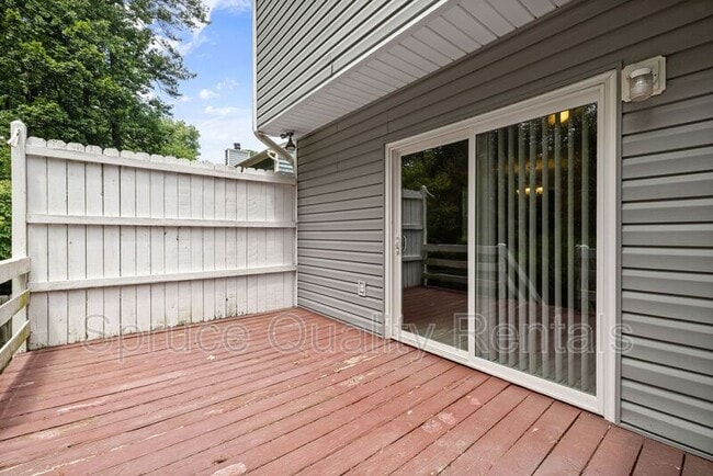 Building Photo - 118 Karen Ct