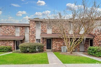 Building Photo - 2 bedroom / 1.5 bath Townhome ~ Hannahan, SC