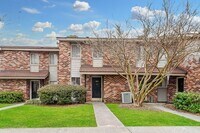 Building Photo - 2 bedroom / 1.5 bath Townhome ~ Hannahan, SC