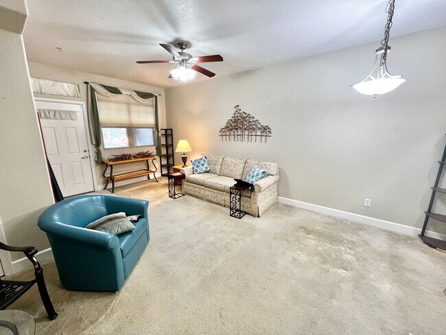 Building Photo - Beautiful 2 Bed 2 Bath Condo in Wellington