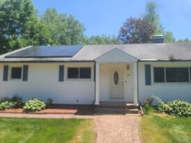 Building Photo - 22 Maple Ave