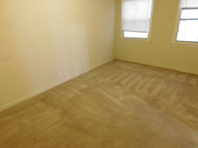 Building Photo - 461 W Colorado St