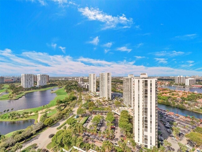 Building Photo - 20281 E Country Club Dr