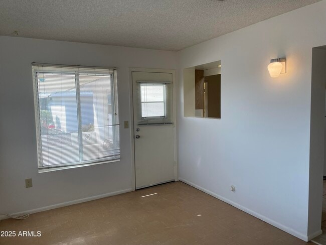 Building Photo - 10729 W El Capitan Cir
