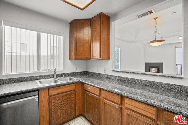 Building Photo - 1804 Camden Ave