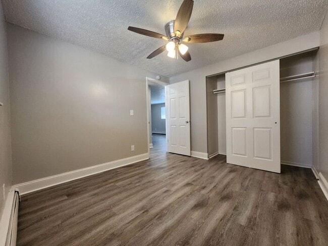Building Photo - Charming Renovated 2-Bedroom – Includes Utilities | Move In Now – Next Month’s Rent is Waived!