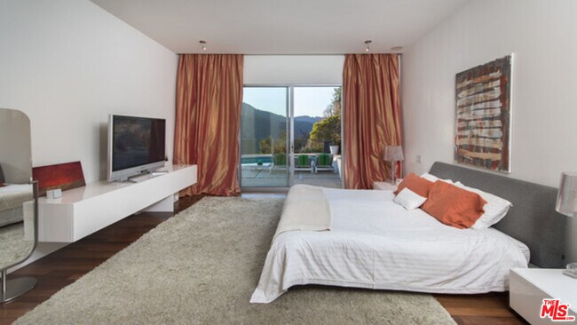 Building Photo - 1099 Vista Grande Dr