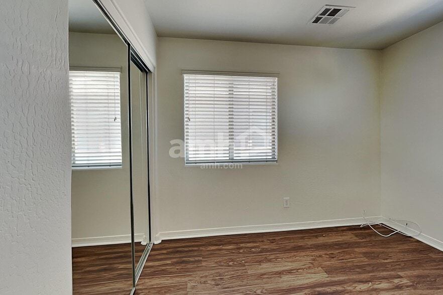 Building Photo - 17403 W Langer Ln