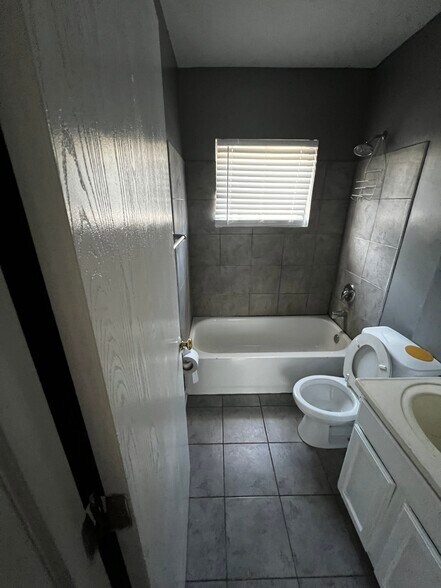 Building Photo - 6955 S Normal Blvd