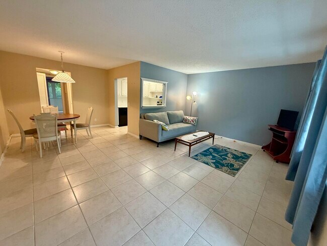 Building Photo - 322 Tilford O