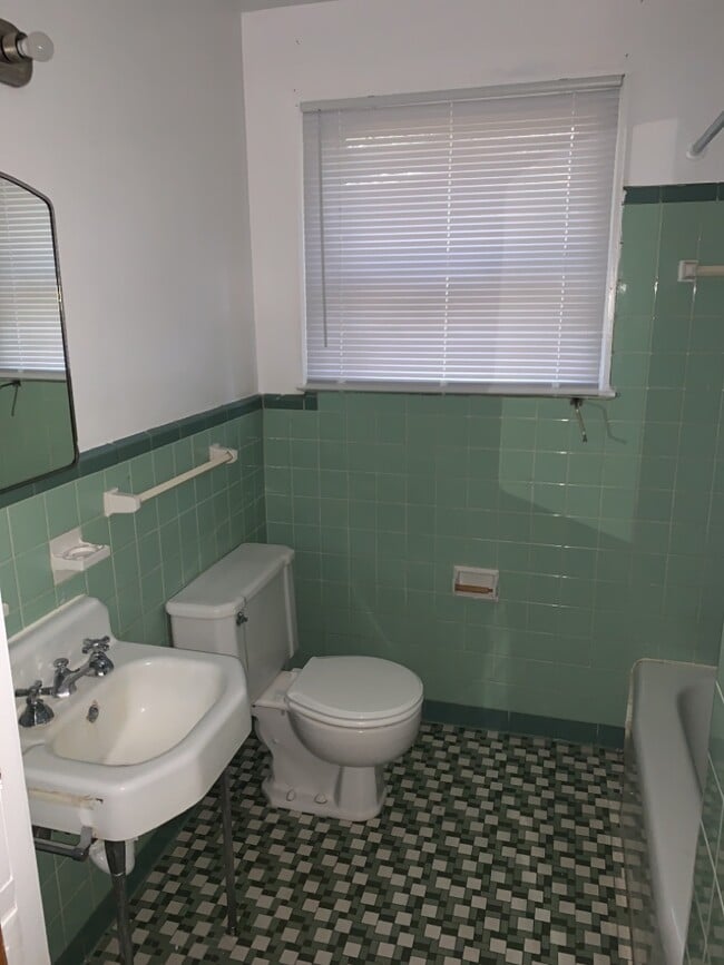 Building Photo - 3735 Bridlewood Dr