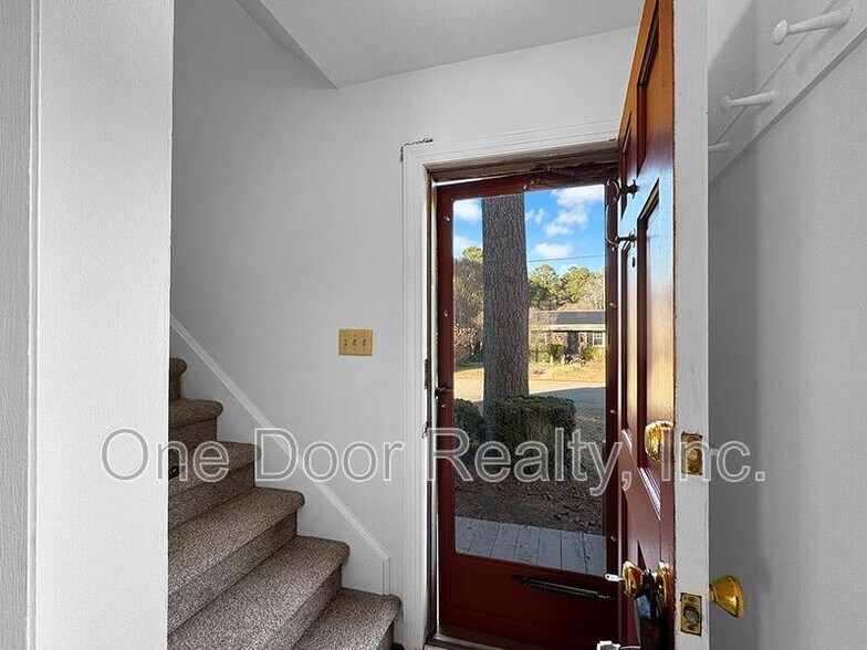 Building Photo - 108 Adams St