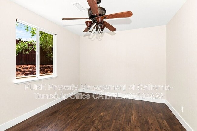 Building Photo - 38429 Clearbrook Dr