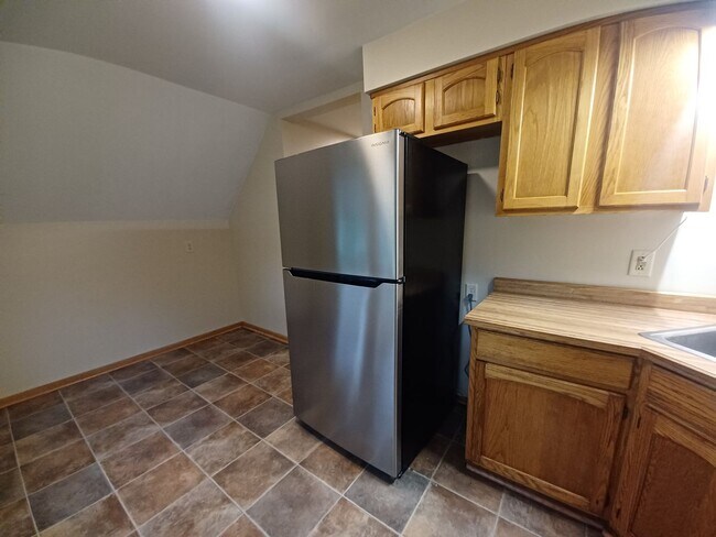 Building Photo - 409 Fairview Ave N