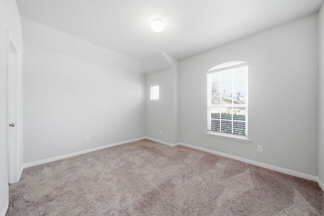Building Photo - 12071 Pitcher Rd