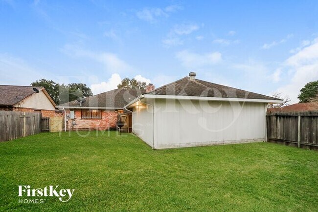 Building Photo - 2005 Tulsa St