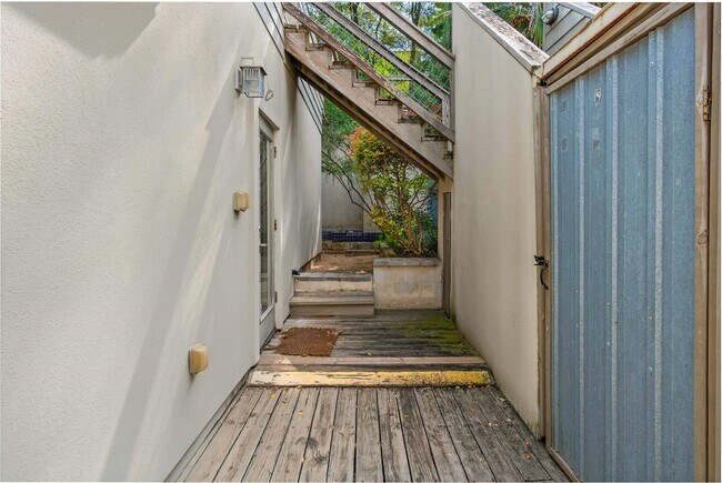 Building Photo - 701 Azie Morton Rd