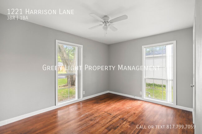 Building Photo - 1221 Harrison Ln